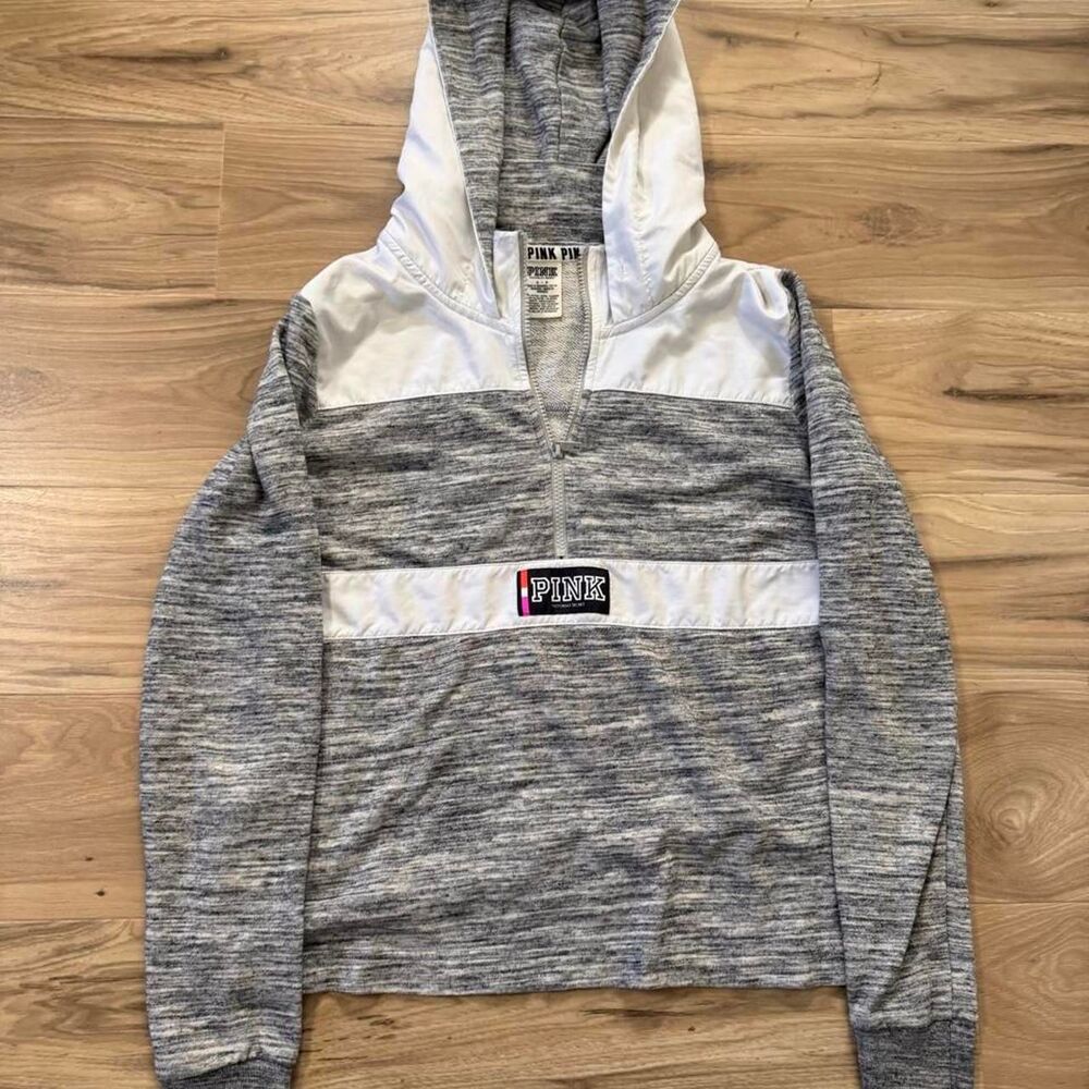 Victoria's Secret PINK gray & white quarter zip hoodie Size Small